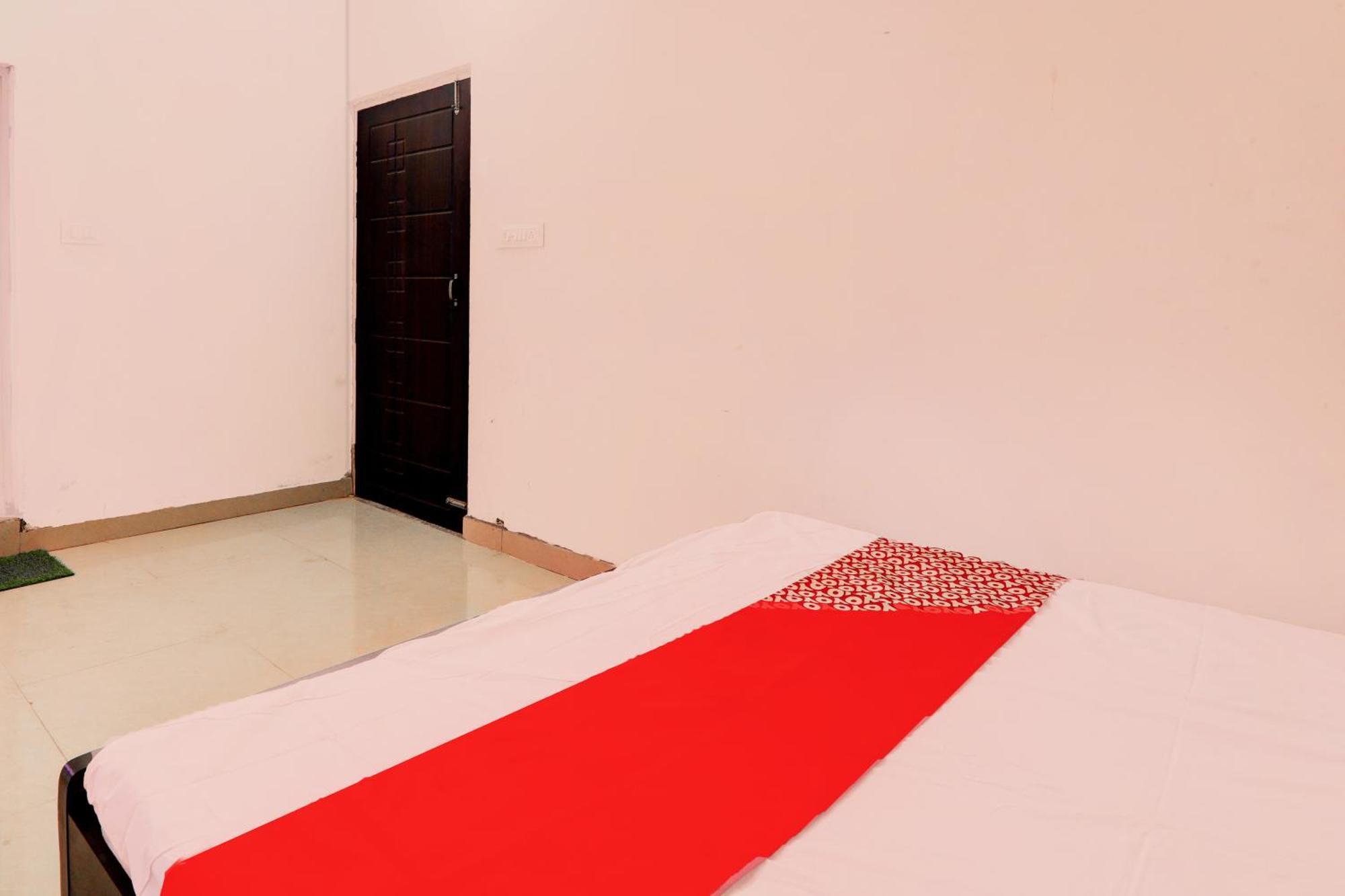 Oyo Flagship Shine Hotel Chinhat Exteriér fotografie